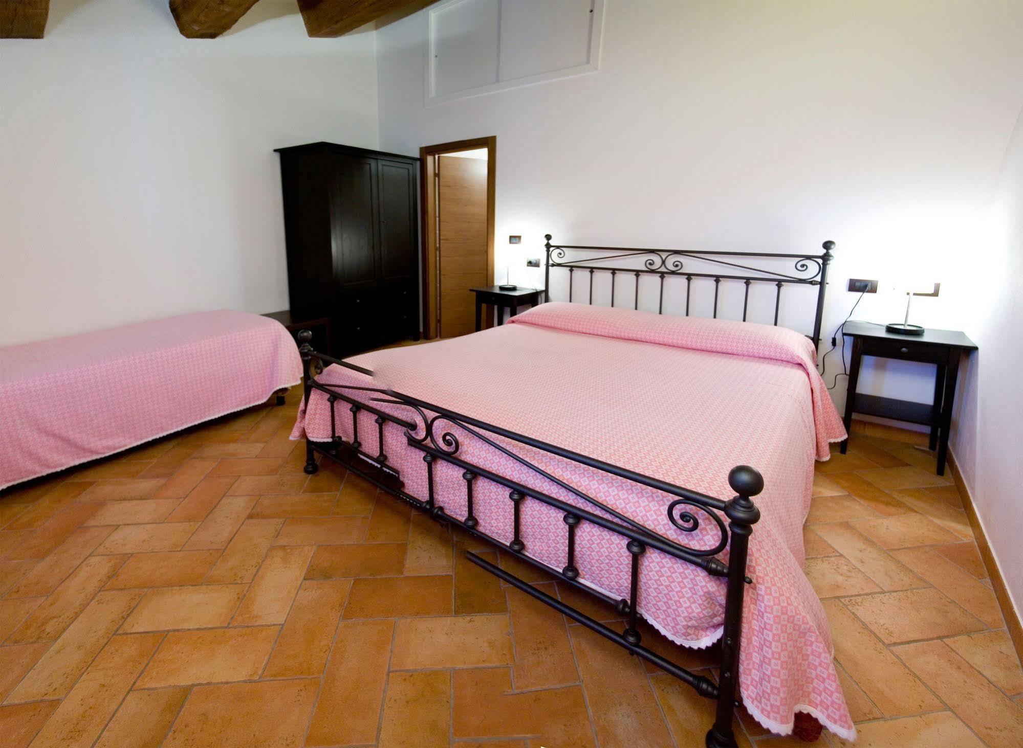 Villa Martina Fermignano Luaran gambar